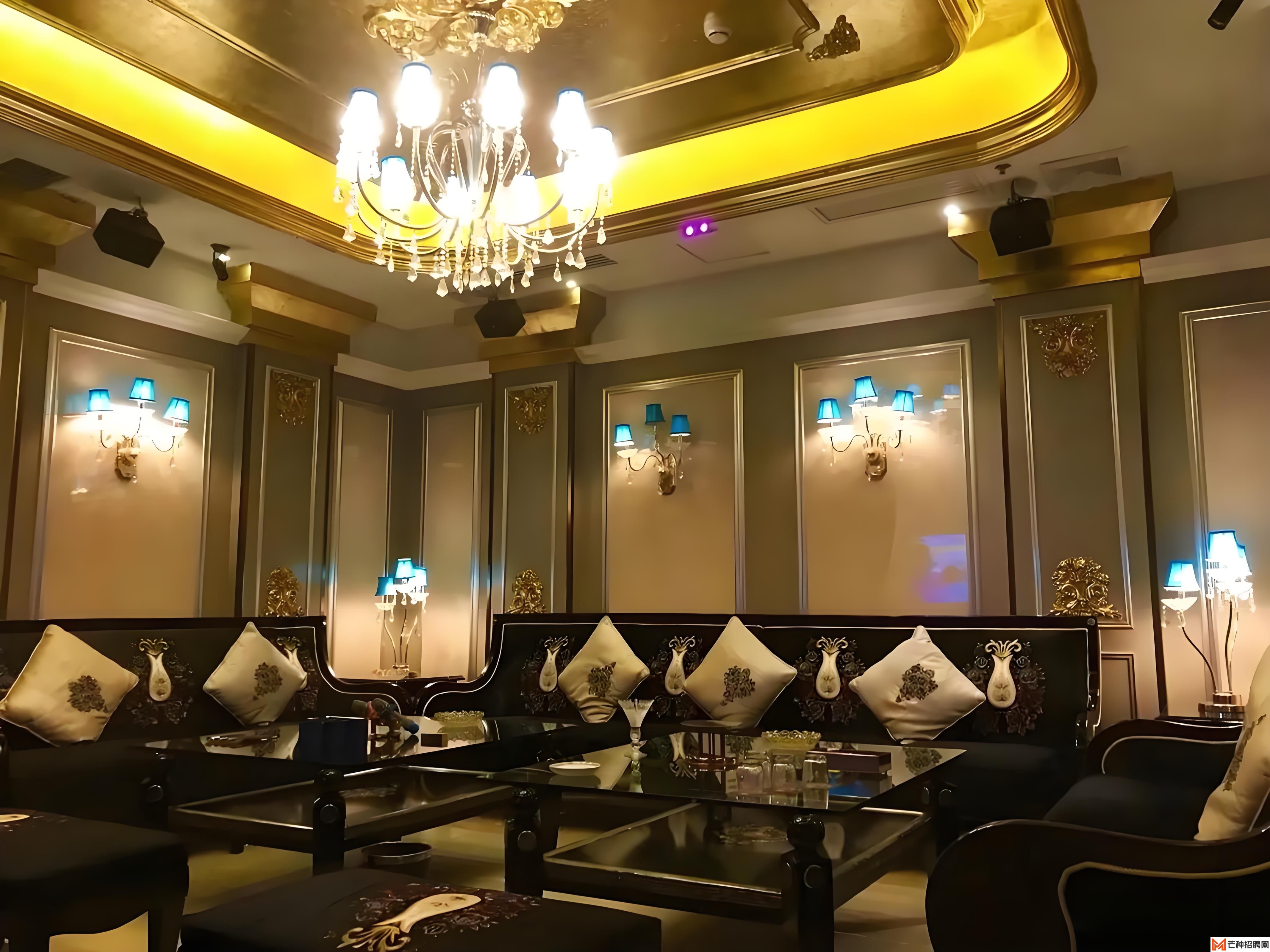 探索上海KTV服务生的多彩职业之路